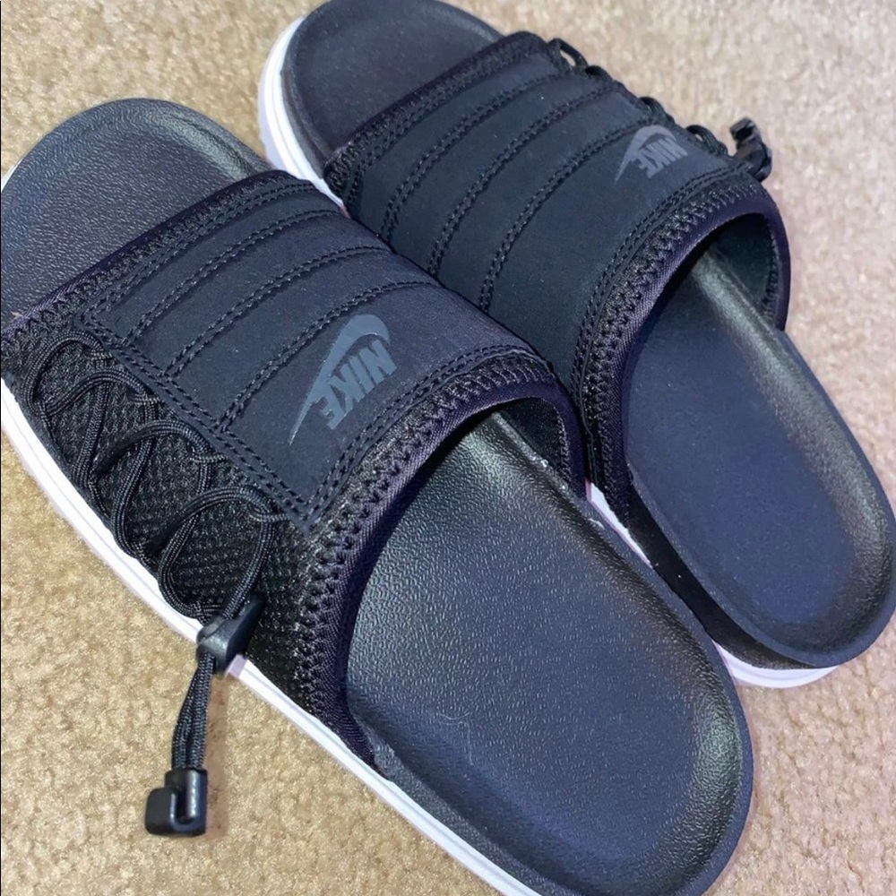 Nike Asuna Women’s slides